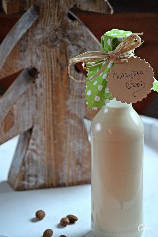 Marzipanlikör (für alle, die es süß mögen) - Charlottas Küchentisch Marzipanlikör (für alle, die es süß mögen) - Charlottas Küchentisch