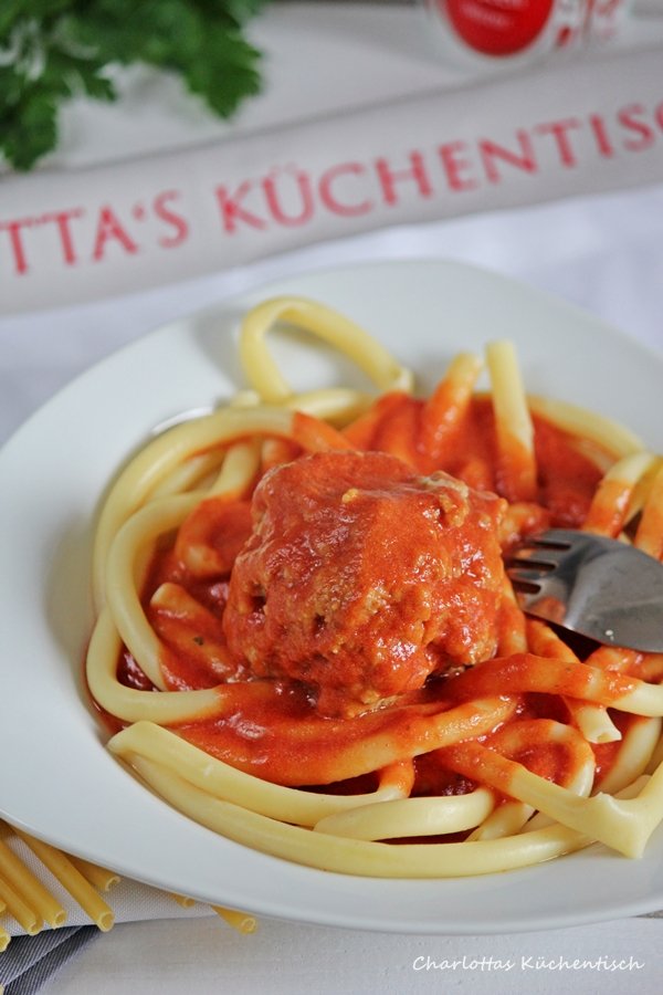 Maccheroni mit Mettbällchen - Charlottas Küchentisch