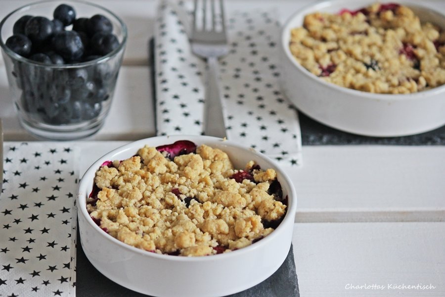 Beeren-Mandel-Crumble, Rezept, Backen, Crumble, Beeren, Heidelbeeren, lecker