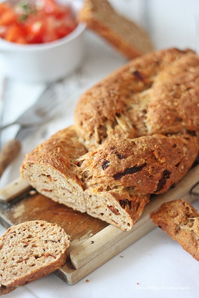 Brotzopf, Brot, Quark-Öl-Teig, selbstgebackenes Brot, Tomate, Tomatenbrot, Rezept, Backen, 