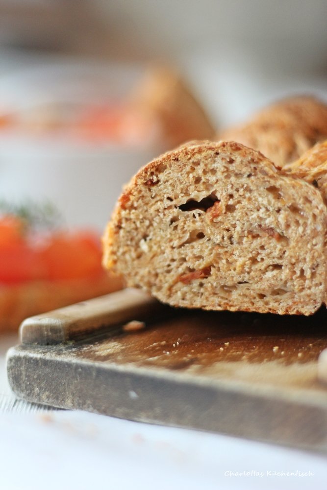 Brotzopf, Brot, Quark-Öl-Teig, selbstgebackenes Brot, Tomate, Tomatenbrot, Rezept, Backen, 