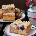 Schmand Streuselkuchen, Streuselkuchen, Erdbeeren, Blaubeeren, Aprikosen, Schmandkuchen, Backen, Rezept