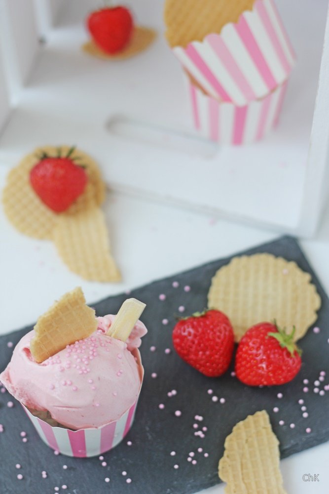 Erdbeer Buttermilch Eis, Erdbeereis, Eis, Dessert, Ice, Nachspeise, Naschtisch, Erdbeeren