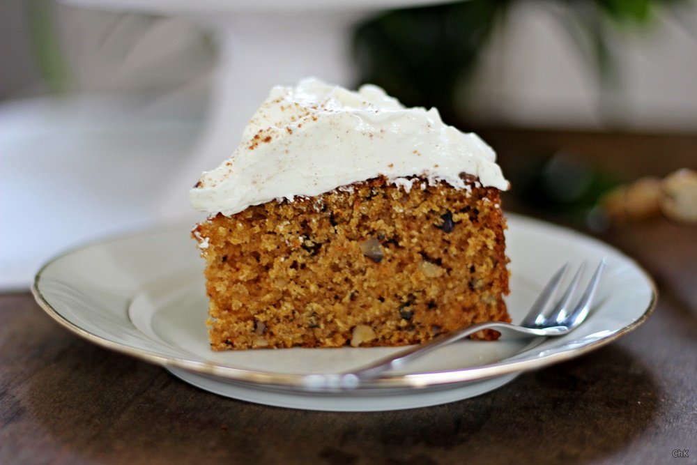 Möhrenkuchen mit Walnüssen und Frischkäsetopping, Backen, Rezept, 