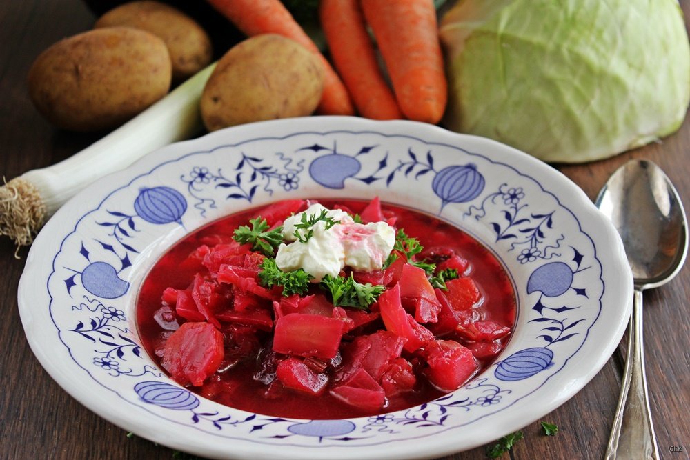 Borschtschsuppe, Suppe, Eintopf, Winterküche, herzhaft, Rote Beete