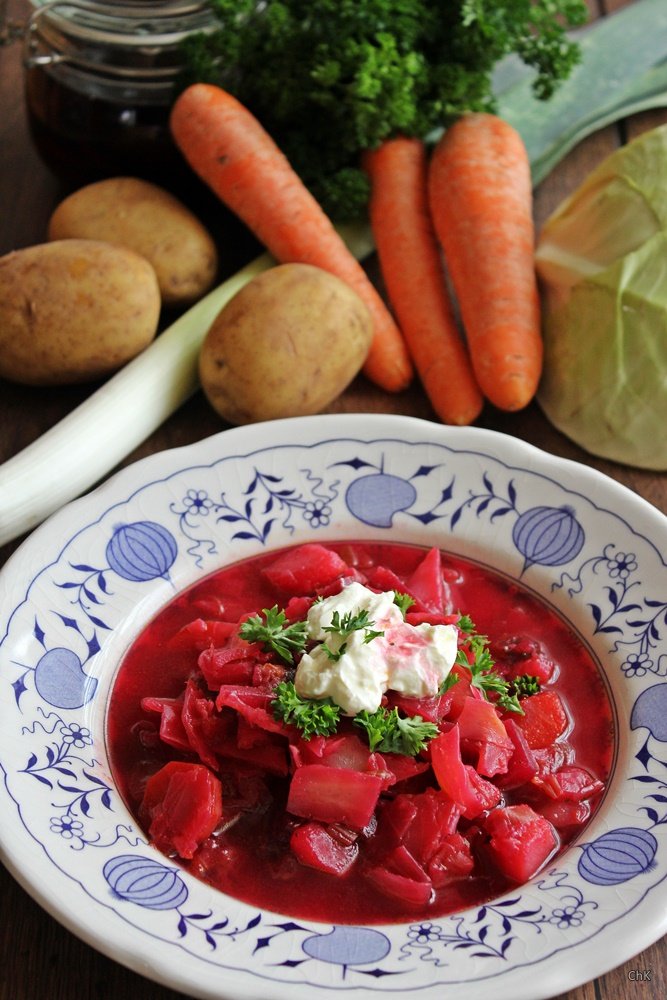 Borschtschsuppe, Suppe, Eintopf, Winterküche, herzhaft, Rote Beete