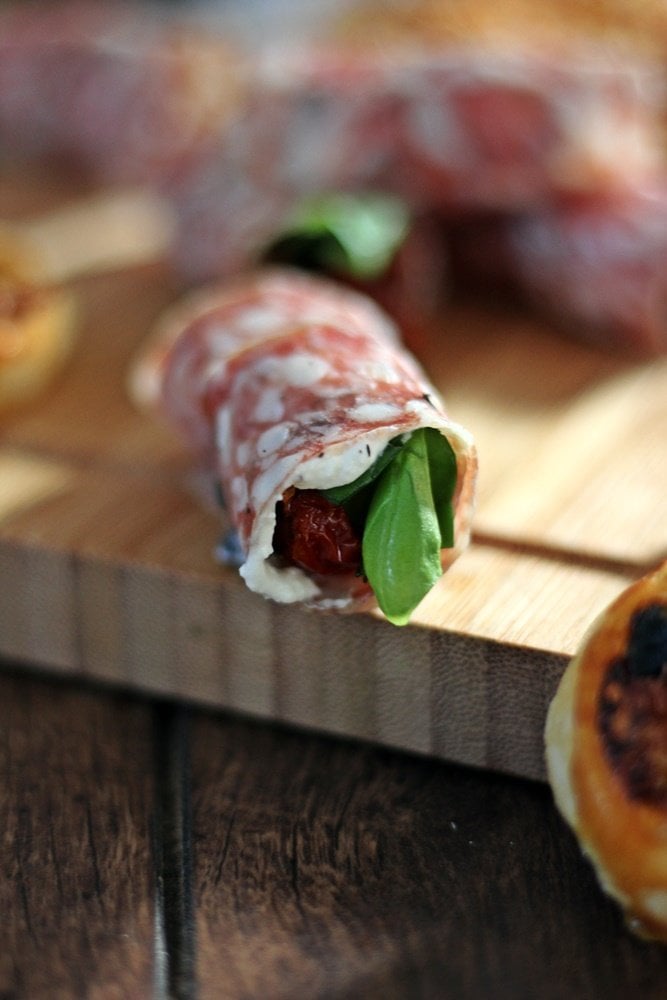 Pikante Salami Snacks, Amuse Gueule, Ringsalami Ricotta Röllchen