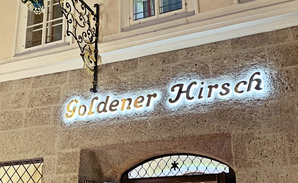 Goldener Hirsch - Charlottas Küchentisch